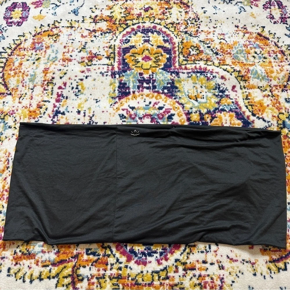 Beyond Yoga Wide Infinity Scarf with Zippered Pocket Gray